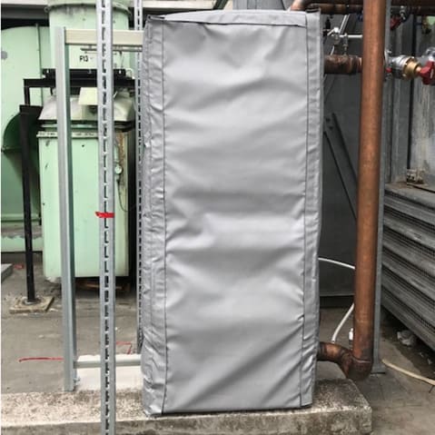 Gas tank with insulation jacket on