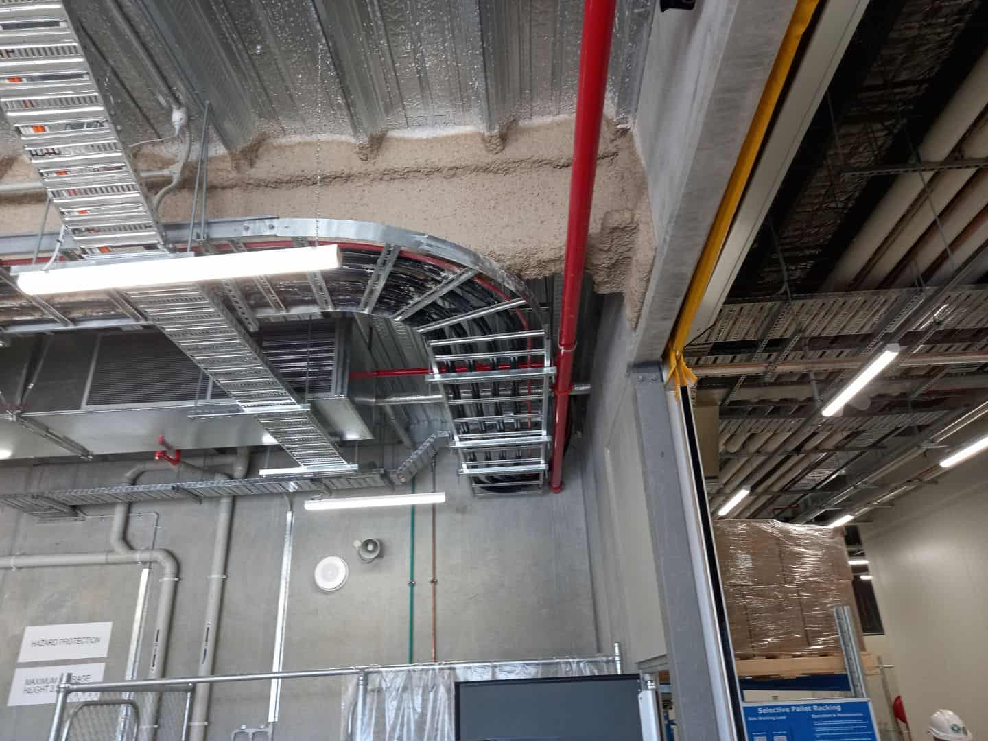 Fireproof insulation material on ducts and pipework in building